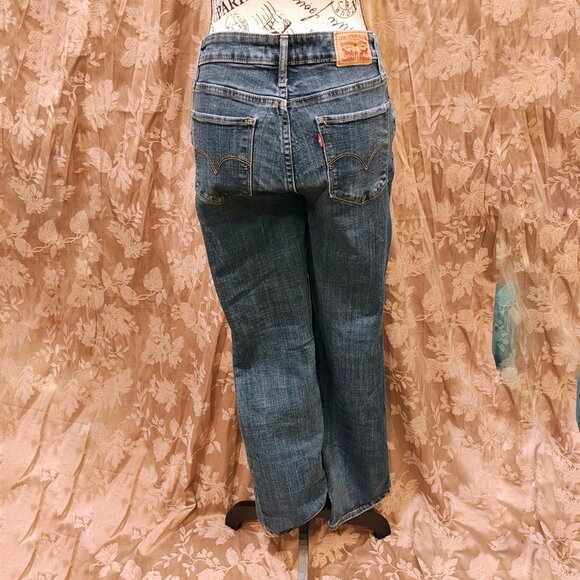 Levi's 725 High Rise Bootcut, Size 28, Gently Used - Picture 2 of 5